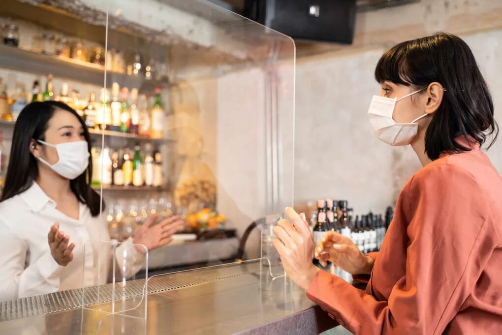 customer woman dining in restaurant waitress with 2021 12 09 11 10 15 utc scaled 1 - Perspex laserskärare