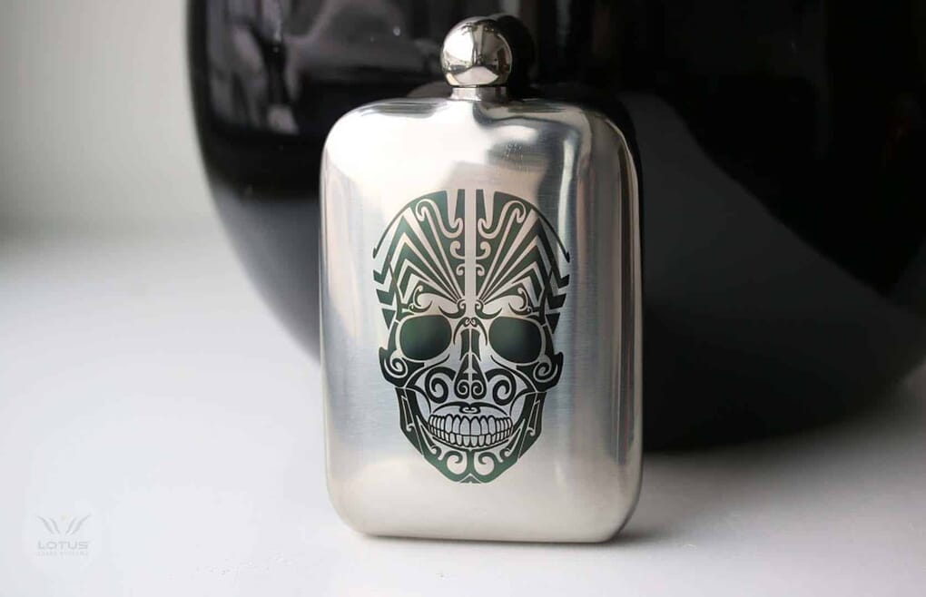 laser marked stainless steel flask - lasergraveringsmaskin för metall